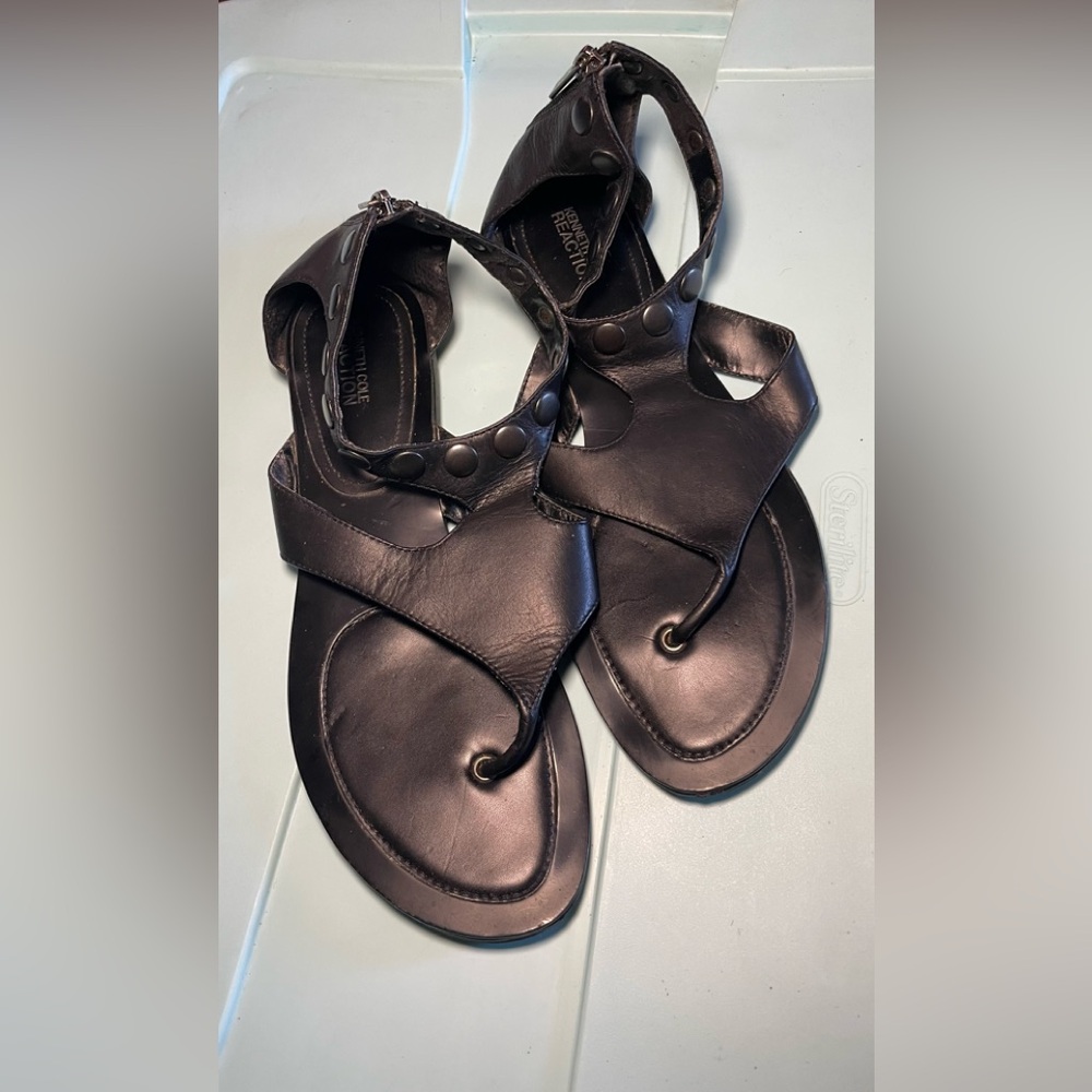 Black Kenneth Cole Leather upper Sandals